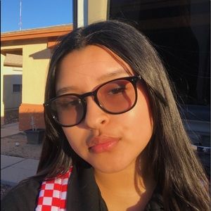 Meet your Posher, Lopez